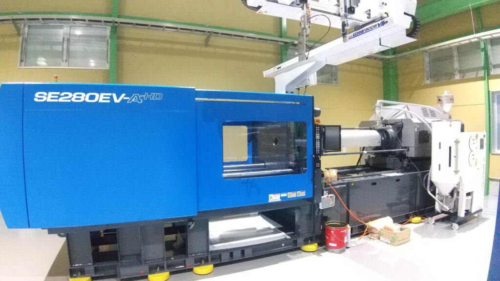 電動射出成形機280t