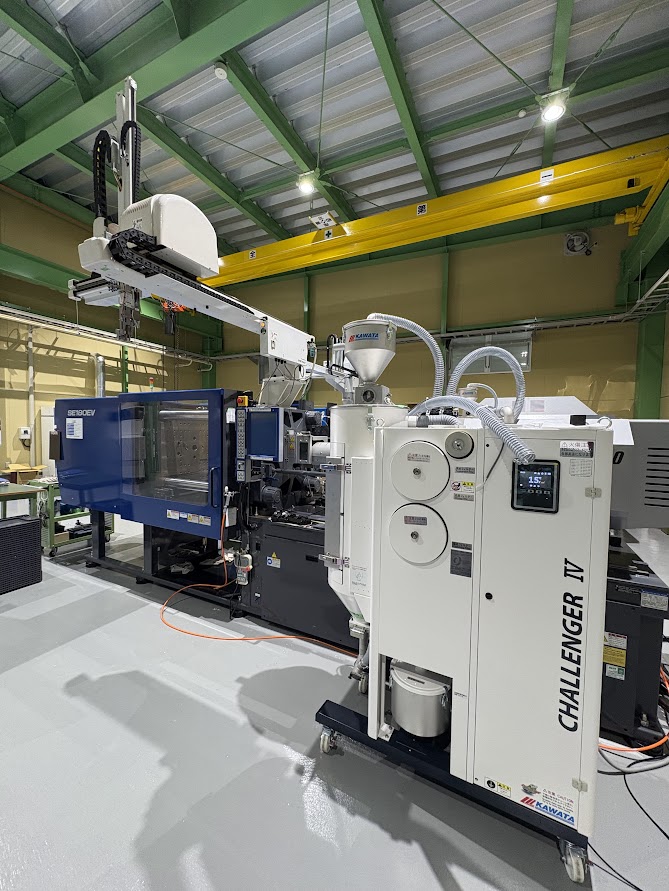 電動射出成形機180t